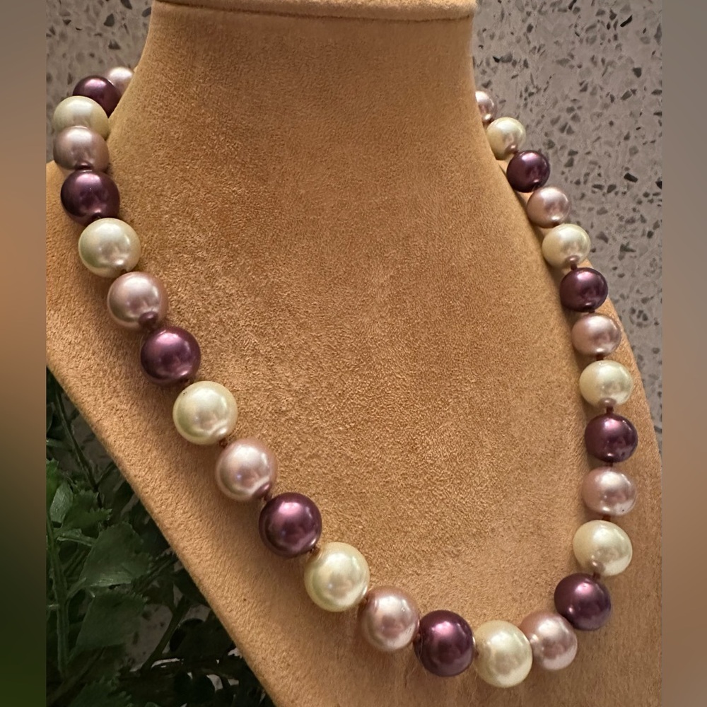 Purple pearl bead necklace - Picture 4 of 6